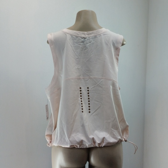 Super Cute Athletic Top - Picture 2 of 9